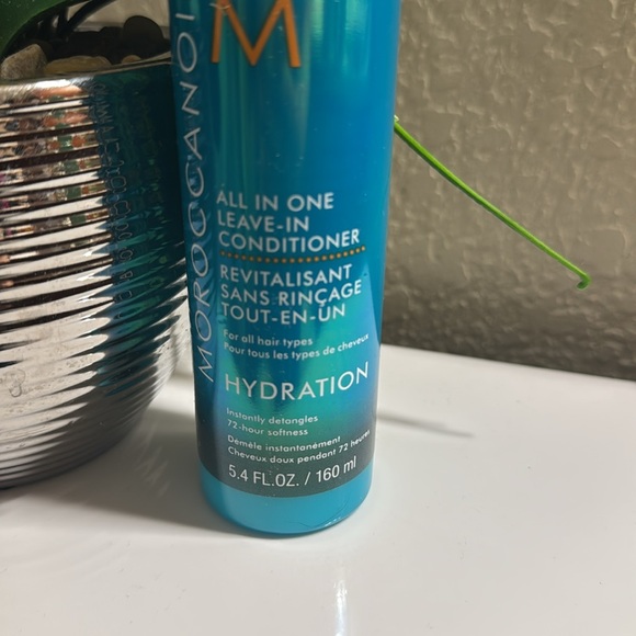 MoroccanOil All In One Leave In Conditioner - Picture 2 of 3
